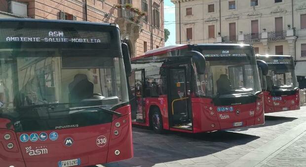 Rieti, presentati 4 nuovi bus per il trasporto pubblico urbano: tecnologici e a bassissimo impatto ambientale