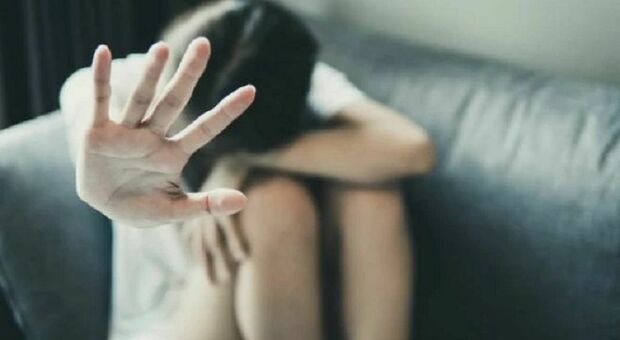 Ragazza stuprata dal branco: «Io, drogata e violentata». Il racconto della 13enne incastra i tre aggressori
