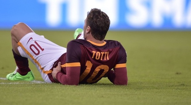 Roma-Carpi: trauma al ginocchio per Dzeko, risentimento muscolare per Totti e Keita