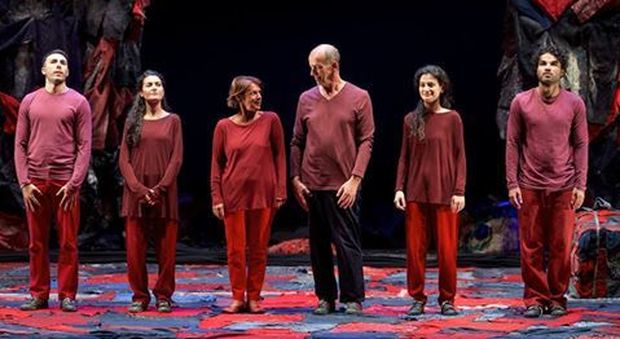 'Human', l'Eneide moderna che racconta il dramma dei migranti al Teatro Argentina