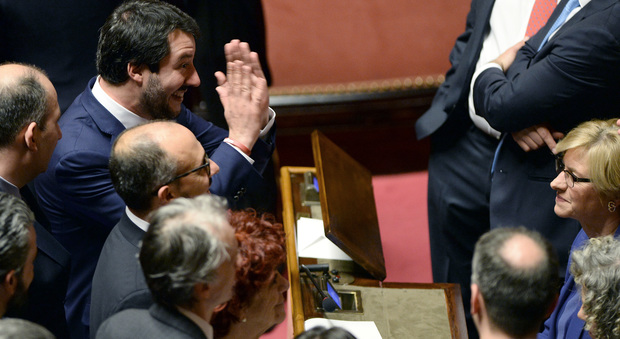 Camere, la mossa rischiatutto di Salvini per evitare l'inciucio Pd-Fi