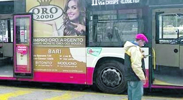 Bus, tessera a 20 euro dal 6 febbraio. Ma sarà annullata se non la si usa