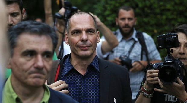 Grecia, banche chiuse fino al 7 luglio Tsipras: «I depositi sono al sicuro»