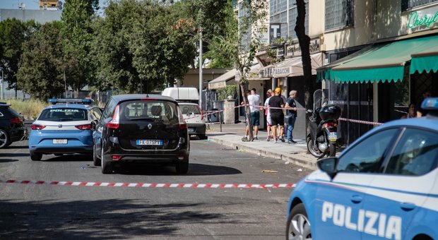 Roma, poliziotto accoltellato a Tor Bella Monaca: è grave. Provava a sedare una lite tra coniugi