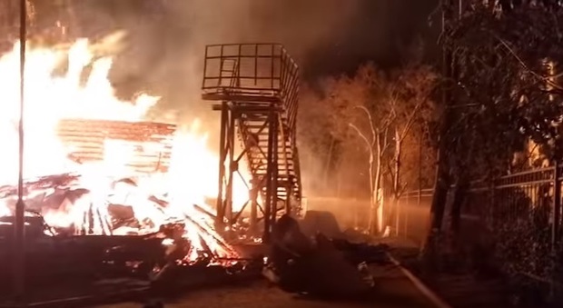 Ucraina, tre ragazzine muoiono in un incendio: proteste in piazza