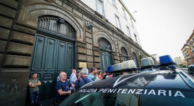 Napoli: emergenza suicidi nelle carceri «Estate momento più critico»