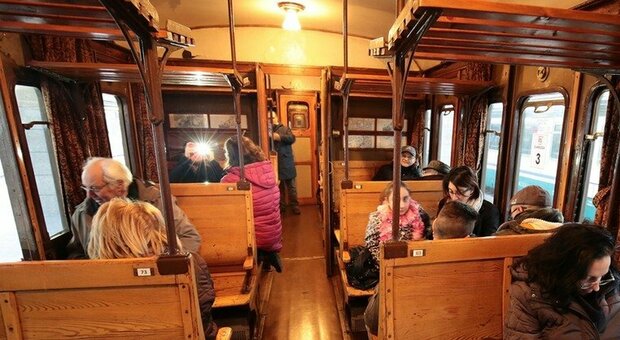 Reggia Express, tornano i treni storici a Caserta