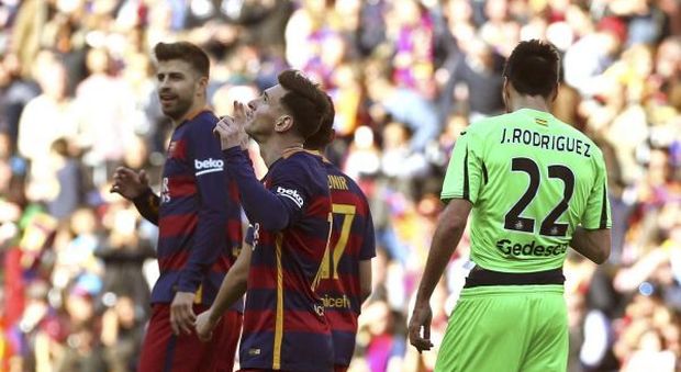 Leo Messi festeggia il gol segnato al Camp Nou contro il Getafe