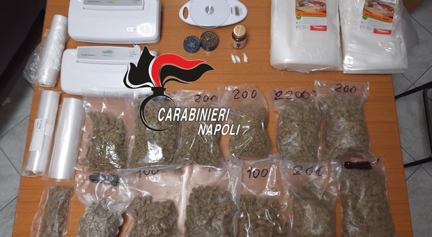 Ischia, 2 chili di marijuana pronti per lo spaccio: arrestato un 48enne