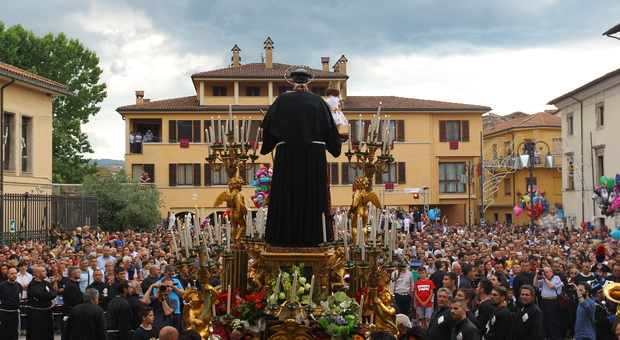 La processione (Foto Meloccaro)