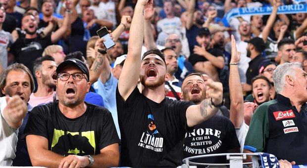 Juve-Napoli, il coro dello Stadium: i bianconeri cantano «Oje vita»