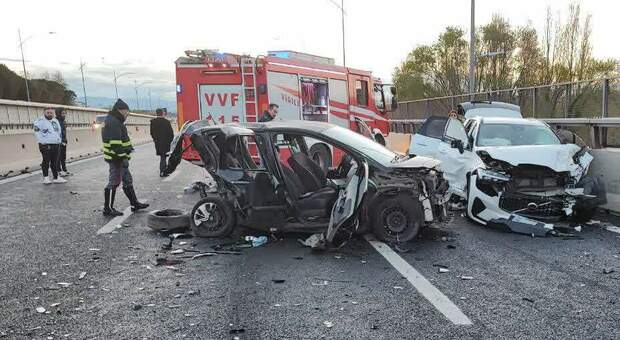 Incidente mortale sull'A24, operaio investito e ucciso da un camion ad Avezzano mentre lavorava in un cantiere