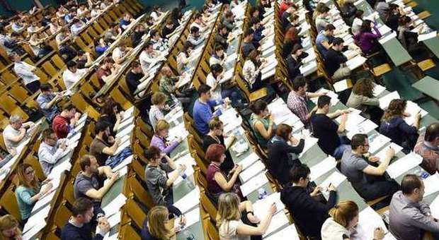 Test Università, plico manomesso a Bari: rischio annullamento in tutta Italia