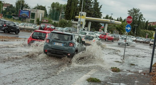 Roma, fulmine colpisce centralina: semafori in tilt sulla Gianicolense