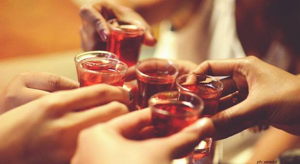 Servivano alcolici ai minorenni: 300 euro di multa in due locali