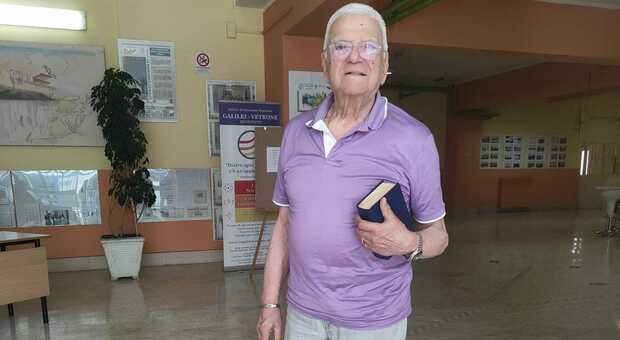Antonio Pastore, maturando a 89 anni