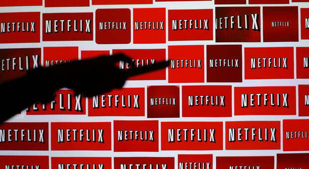 Netflix testa un giro di vite contro le condivisioni di password illegali