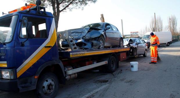 Due delle tre auto coinvolte nell'incidente avvenuto tra Castelfidardo e Osimo