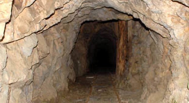 Iran, esplosione in miniera: decine di operai intrappolati