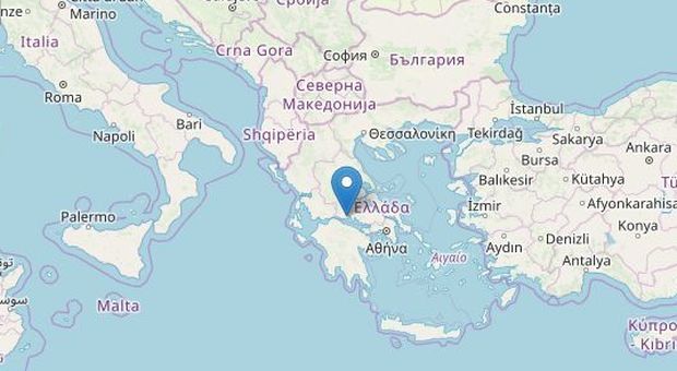 Terremoto, forte scossa in Grecia, non lontano da Atene: magnitudo 5.3, paura tra la gente
