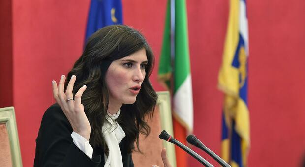 Chiara Appendino condannata a 6 mesi per falso ideologico a Torino: «Mi sospendo da M5S ma vado avanti come sindaca»