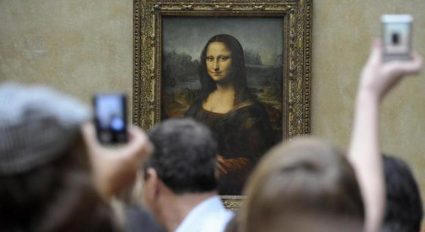 Il Louvre dice “no” al governo francese: la Gioconda non andrà in tour