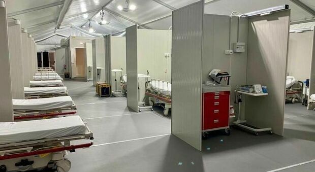 Frosinone, mancano medici e infermieri al Pronto soccorso: il reparto pre-triage per il Covid non può aprire