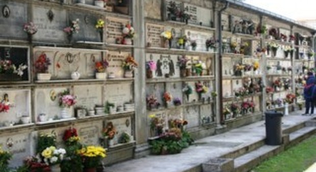 Nocera inferiore, aumentano i furti nel cimitero: «Vogliamo più sicurezza»