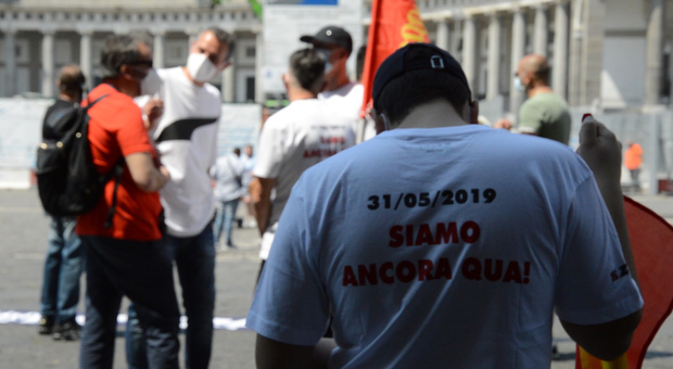Napoli, i lavoratori Whirlpool tornano in piazza: consegnata lettera al prefetto