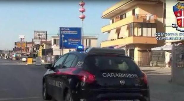 Picchia due donne con un bastone: uomo arrestato a Mondragone