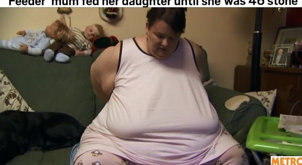 "Mia madre mi ha obbligata a mangiare fino a farmi pesare 290 kg"