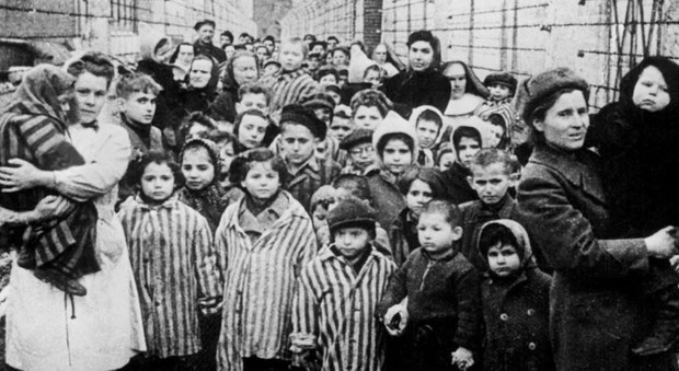 Da neonato sfuggi all'Olocausto, negato assegno di benemerenza: «Non capiva persecuzione»