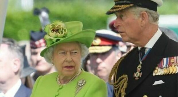 Regina Elisabetta II, il segreto che si nasconde dietro la fede nuziale che solo tre persone al mondo conoscono
