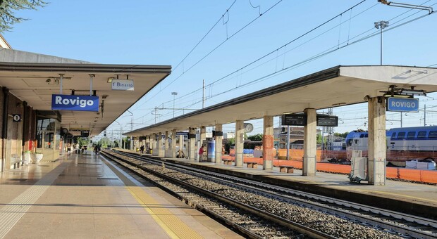 La stazione ferroviaria di Rovigo, dove l'uomo è stato travolto dal treno