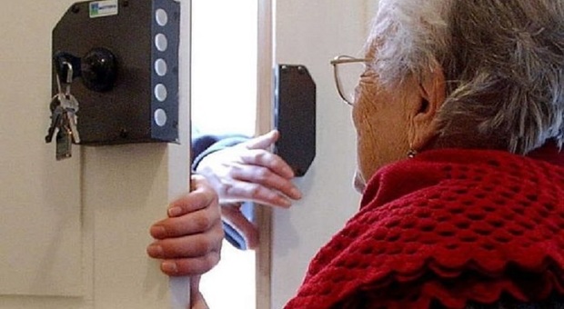 Centenaria si sveglia e trova i ladri in casa: così nonna Liliana li ha messi in fuga