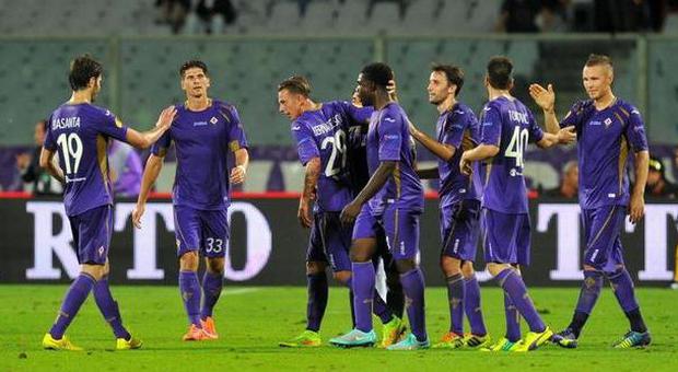 L'esultanza dei giocatori della Fiorentina (LaPresse)