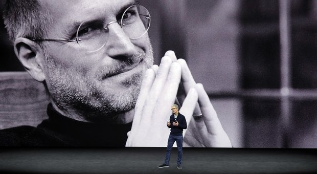 iPhone X, Apple celebra il passato e Steve Jobs ma conferma che quell'era è finita