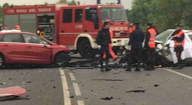 Frontale tra auto, dramma vicino Pordenone: morti due uomini di 39 e 56 anni