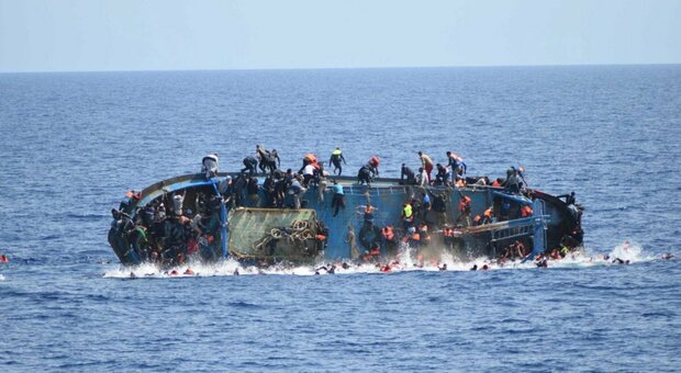 Migranti, piano della commissione Ue in 20 mosse: anche codice condotta per le navi di salvataggio
