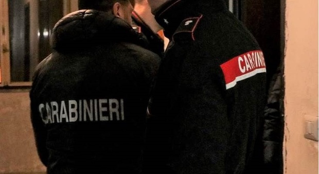 I carabinieri arrestano marito violento
