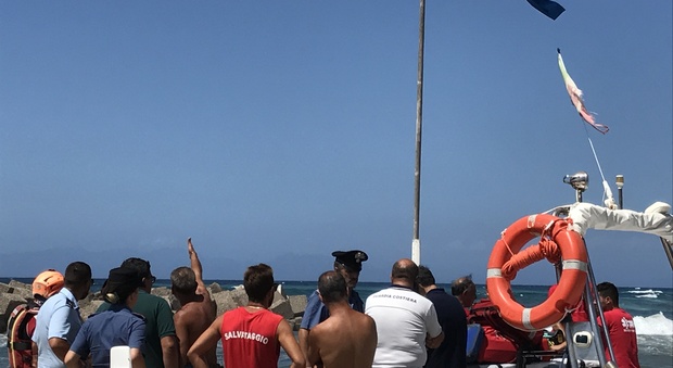 Castellabate, la comunità si ferma per ricordare il padre-eroe deceduto in mare nel tentativo di salvare la figlia