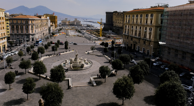 Piazza Municipio a Napoli, riapertura in due settimane: «Sarà come un boulevard»