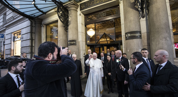 La storica visita del Papa alla redazione del Messaggero l'8 dicembre 2018