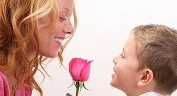 Festa della mamma: dai dolci ai fiori, i regali preferiti