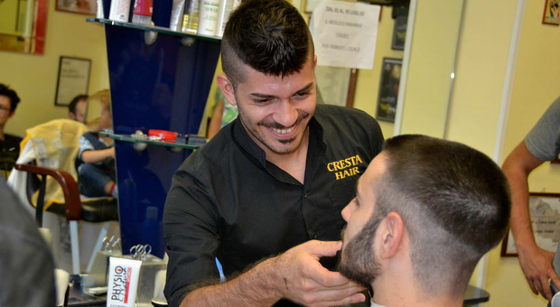 Coronavirus, parrucchieri e barbieri pronti alla fase 2: «Aperti anche il lunedì»