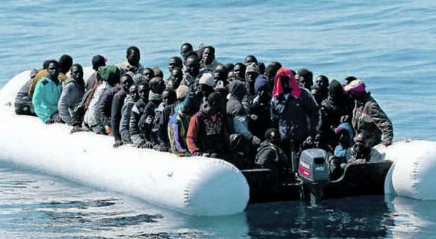Migranti, 2900 persone salvate in 21 operazioni della guardia costiera