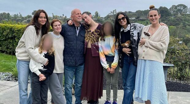 Bruce Willis, Pasqua in famiglia con Demi Moore e i figli