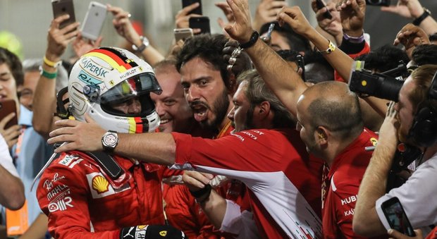 La Ferrari SF71H di Sebastian Vettel a Sakhir in Bahrain