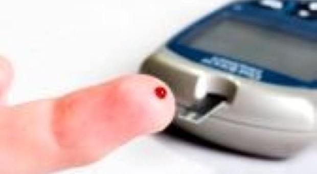Allarme diabete nei giovani: colpa di snack ipercalorici, poco sport e troppo pc
