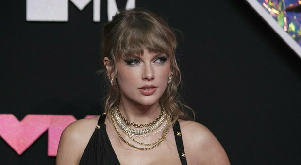 Taylor Swift prenderà azioni legali contro l'account che ha pubblicato le sue foto generate con l'IA